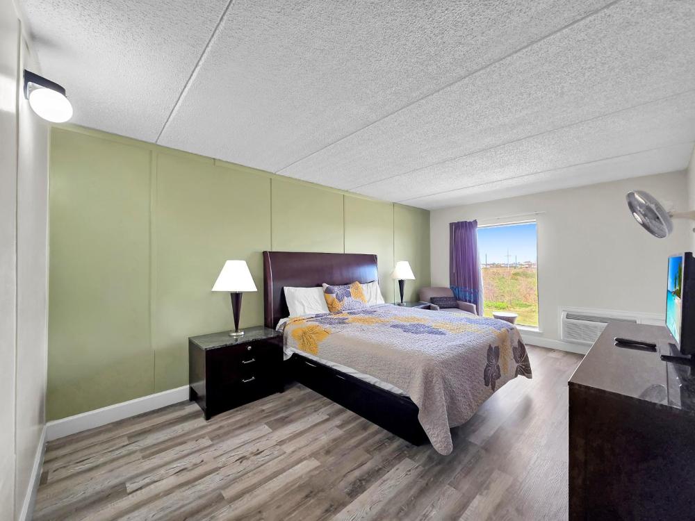 Standard King Room interior