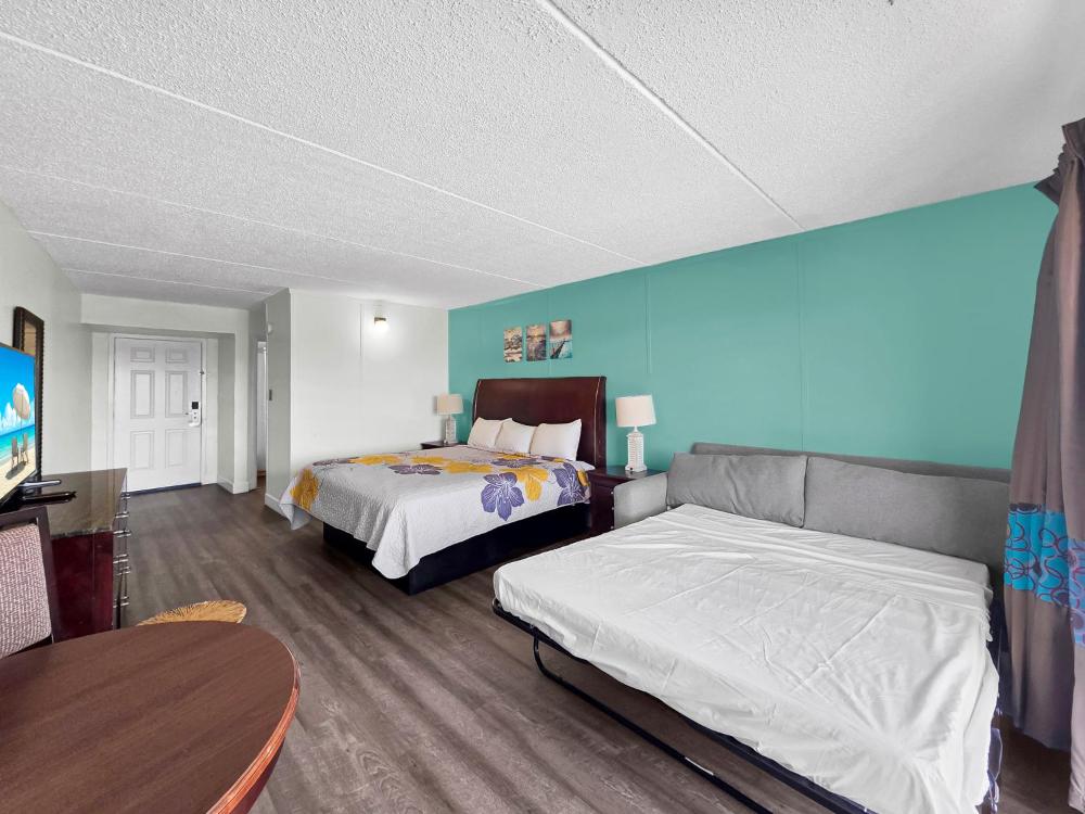 Deluxe King Room interior